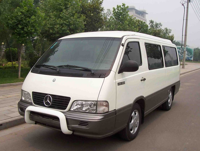 北京租一輛15座的帶司機車輛多少錢？