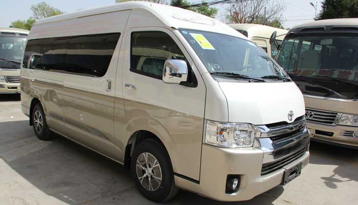 北京租15座商務車包車帶司機一天多少錢？