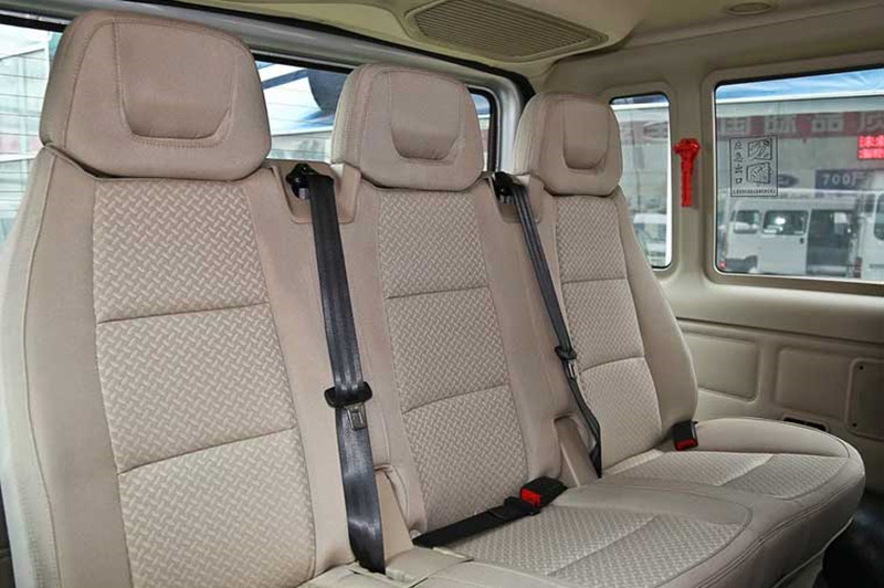 北京租14座小型客車帶司機出游