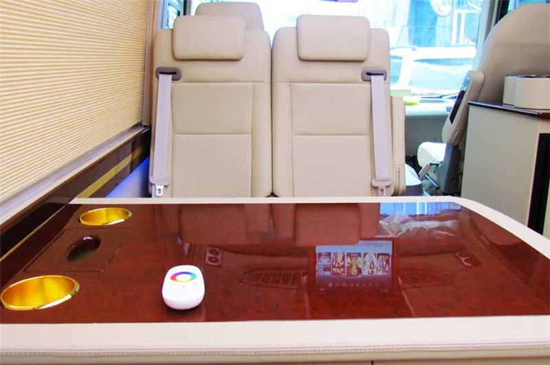 北京出游租15人左右【豪華型】考斯特一天費(fèi)用多少?