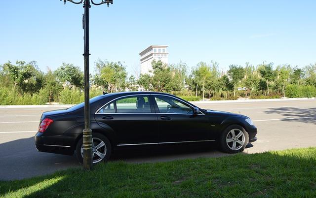 北京奔馳S350租賃_奔馳S350配駕司機租車一天多少錢?