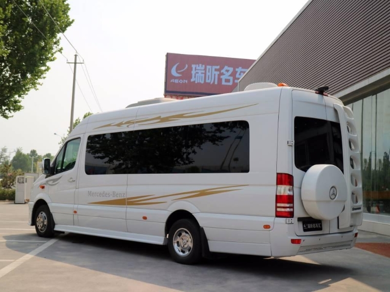 首汽奔馳斯賓特豪華版7座租金:3500元/天