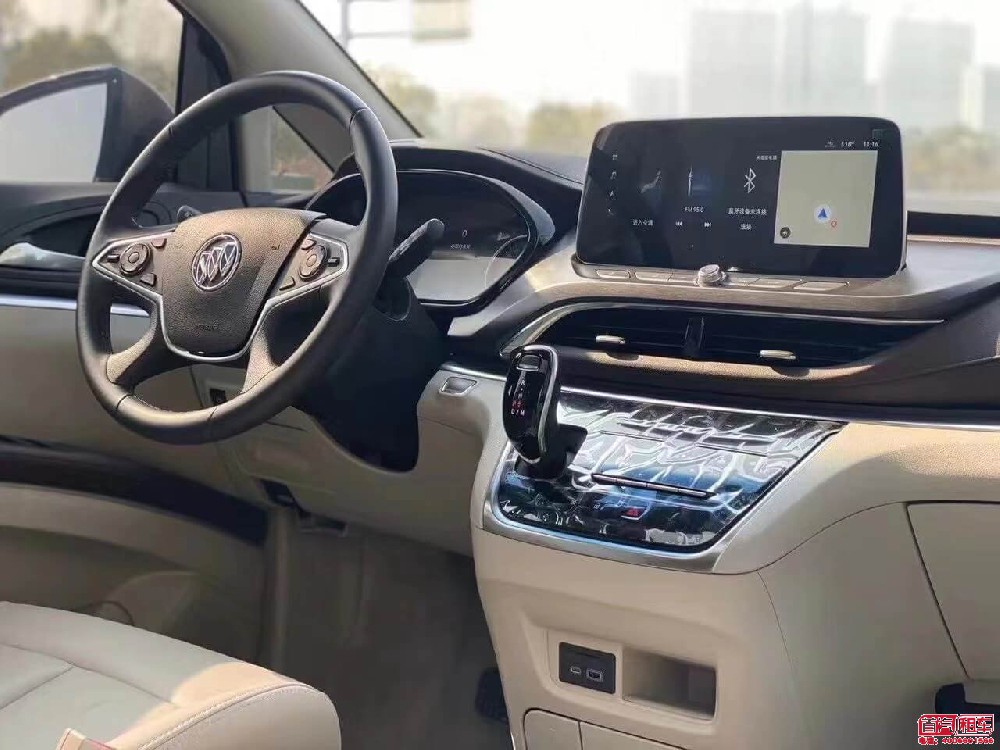 北京別克GL8租車一天帶司機(jī)包車費(fèi)用