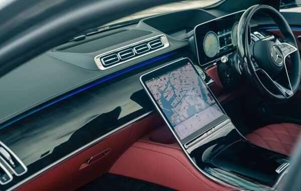 開(kāi)奔馳s400算什么檔次？開(kāi)奔馳s400的人有錢(qián)嗎-有駕