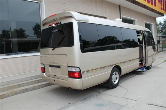 為什么領導出行大都首選豐田考斯特小巴,它的優點你知道嗎？