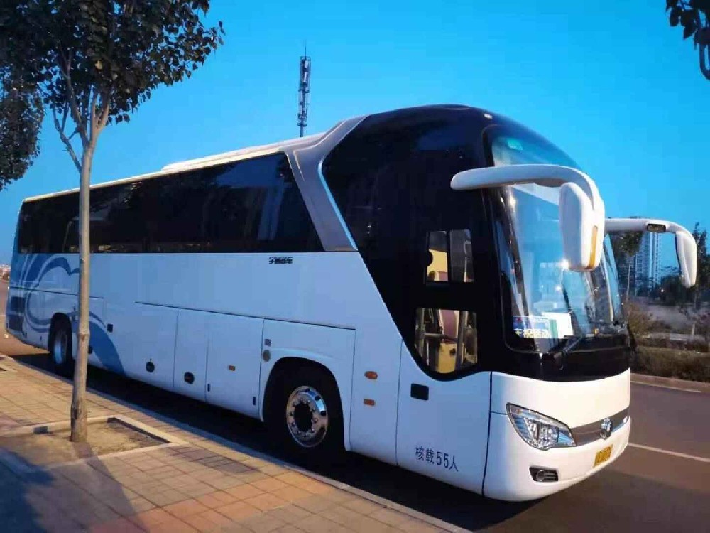 50座大巴一天包車多少錢 50座大巴一天包車多少錢